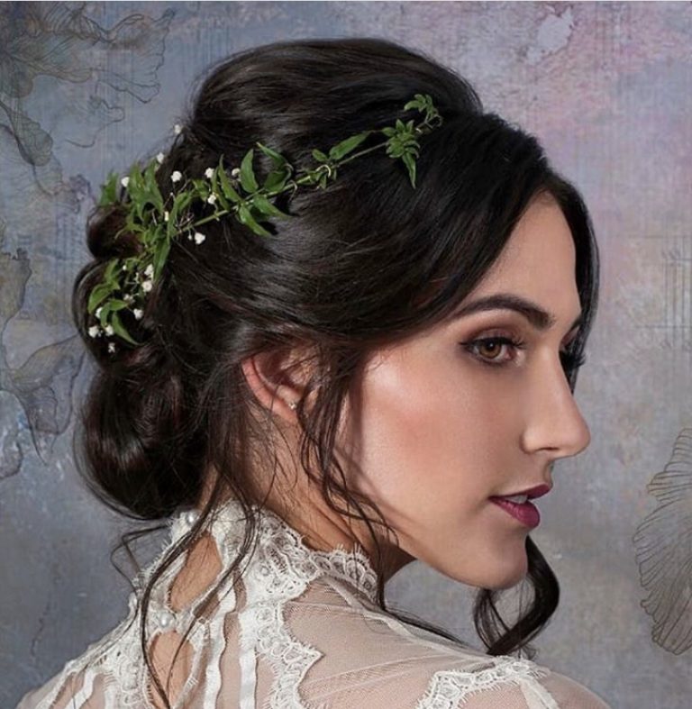 bride chooses her perfect wedding hairstyle in Melbourne